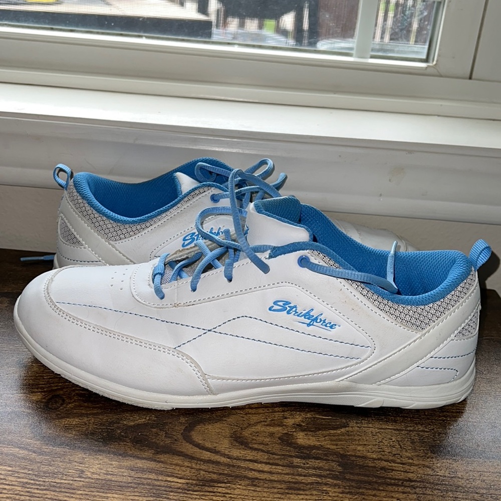 KR Strikeforce L-043-060 Capri Lite Bowling Shoes, White/Blue - GENTLY USED